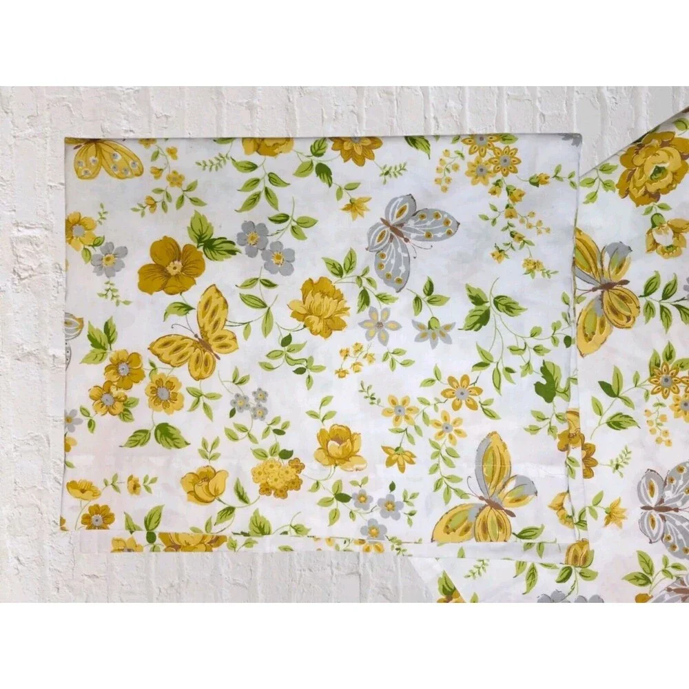 Vtg Grants Home Pillowcases Avocado Green Floral 42x36 Muslin Quilt Fabric 1970s